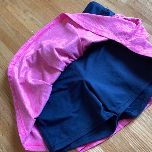 Girls bright pink sport skirt with shorts. - Picture 2 of 3